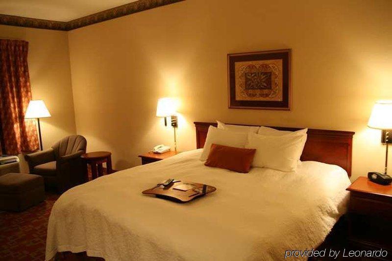 Hampton Inn Колумбія Номер фото